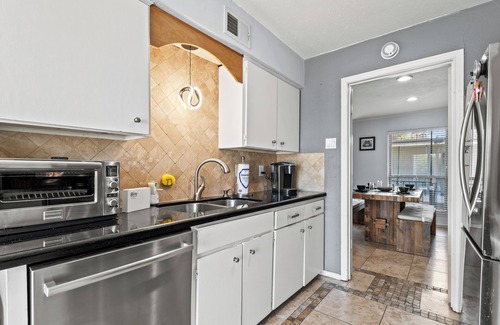 North Dallas Condo | Spacious Preston Hollow Condo