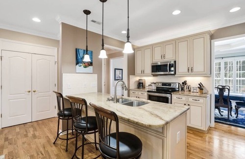 Northwest Raleigh House | Spacious & Private Getaway Near Downtown Raleigh!