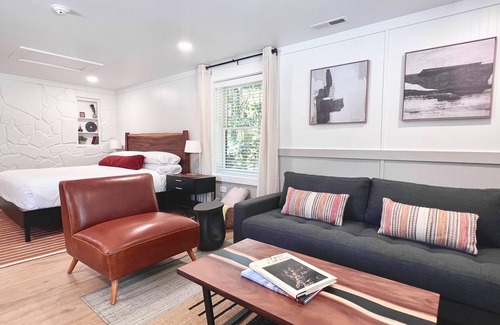 Cashiers Hotel | Spacious & Private King Suite in Cashiers Center