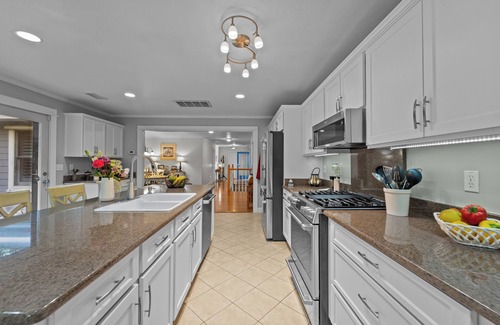 Buxton House | Spacious, Private, large pool near beaches!