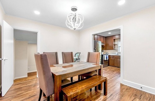 Burlington House | Spacious Private Retreat Near Greensboro & Durham!