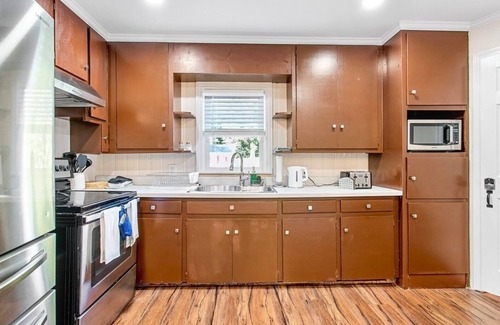 Burlington House | Spacious Private Retreat Near Greensboro & Durham!