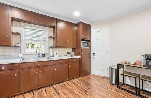 Burlington House | Spacious Private Retreat Near Greensboro & Durham!