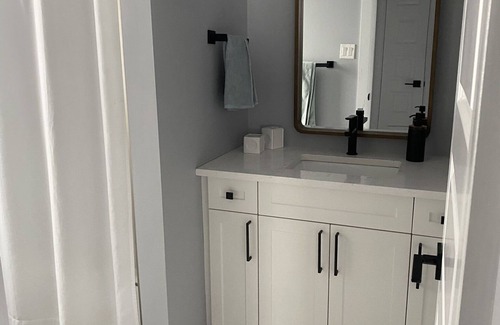 London House | Spacious private room in new home