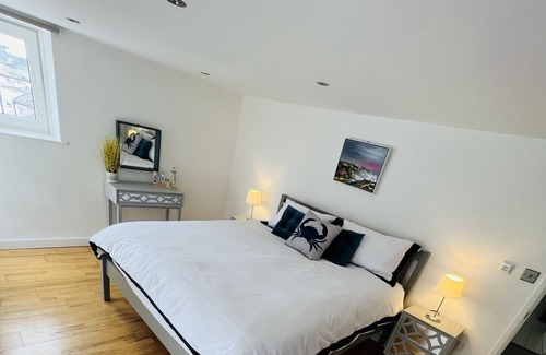 Polruan Cottage | Spacious Quayside Cottage in Polruan