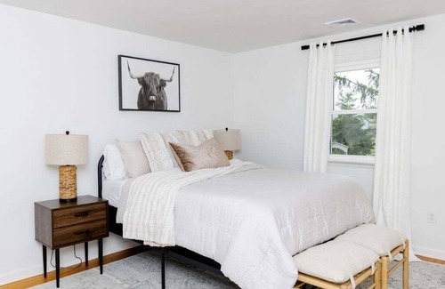 Leola Other | Spacious & Quiet Amish Farm Stay - 16+ Guests
