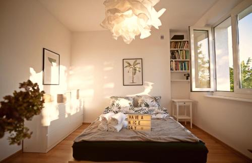 Sielce Apartment | Spacious, quiet and bright apartment, close center - Mokotów air-conditioned rooms