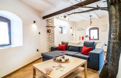 La Paz House | Spacious, quiet vacation home with panoramic views of the Sierra Nevada.
