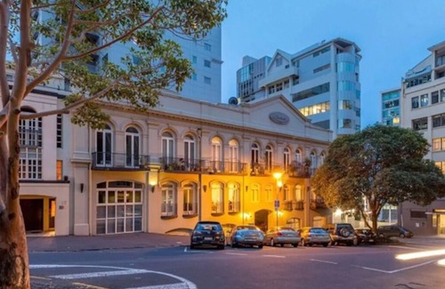 Auckland Central Business District Apartment | Spacious Quiet New York Loft style Apartment