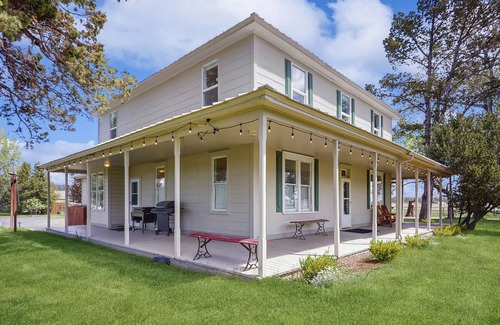Crooked River Ranch House | Spacious Ranch Home on Long Hollow Ranch, w/hot tub, WiFi, access to trails