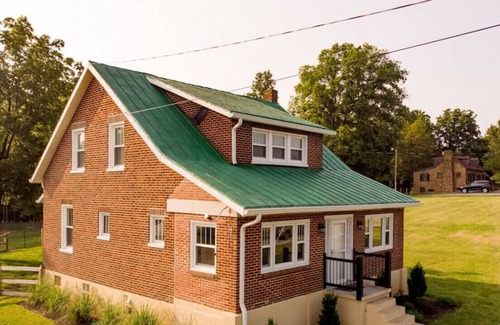 Madison Heights House | Spacious Red Barn Getaway
