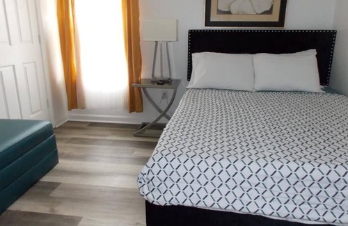 Southwind House | Spacious remodeled home in East Memphis