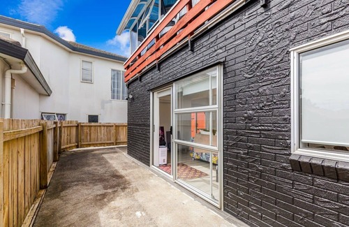 Greenlane - Ellerslie House | Spacious Renovated 3BR in Ellerslie I Zodiak Stays