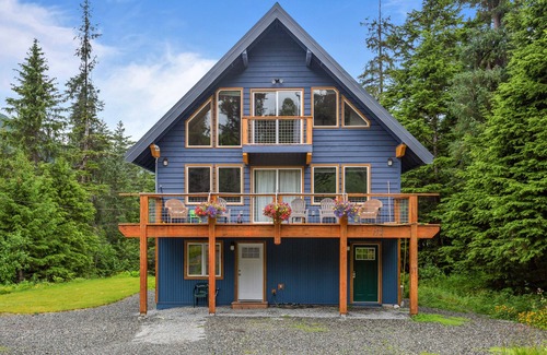 Alyeska House | Spacious rental for 6 in lovely home with gorgeous views, minutes from resort