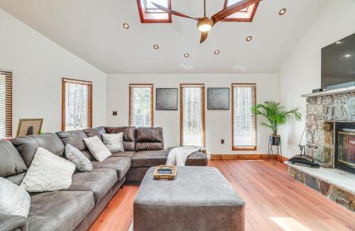 Tobyhanna House | Spacious Retreat 7 Mi to Tobyhanna State Park!