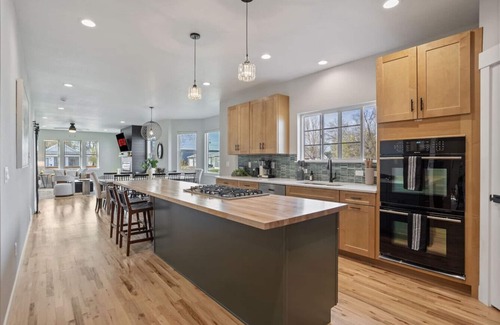 Cheyenne House | Spacious Retreat Downtown Location with Game Room