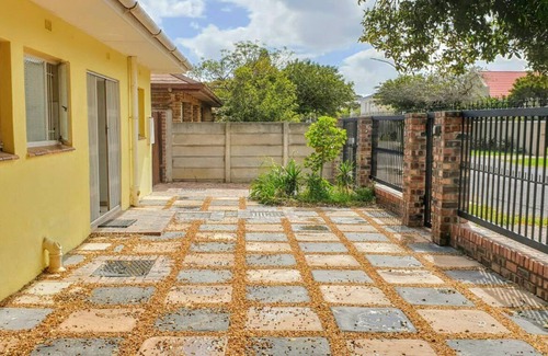 Gordon's Bay Villa | Spacious Riverside Villa with Indoor Braai