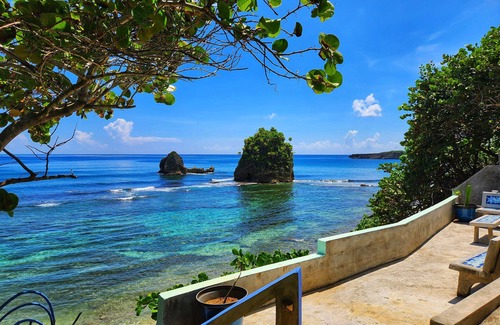 Moore Town Villa | Spacious romantic beach front villa located in Turtle Bay Beach Portland Jamaica