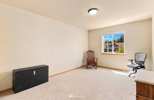 West Lake Stevens House | Spacious room for rent in tranquil house in lovely Lake Stevens