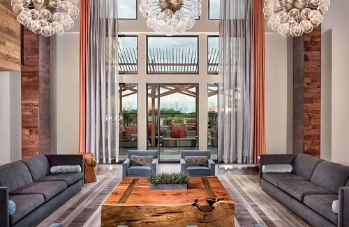 Bee Cave Hotel | Spacious Room w/Relaxing Outdoor Pool, Rooftop Bar, & Modern Amenities