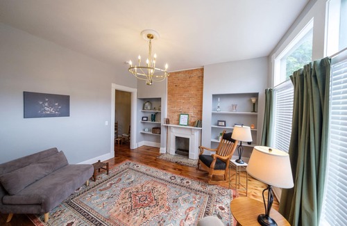 East Row Historic District House | Spacious Rowhouse - 5 Min to Cincy & Walkable!