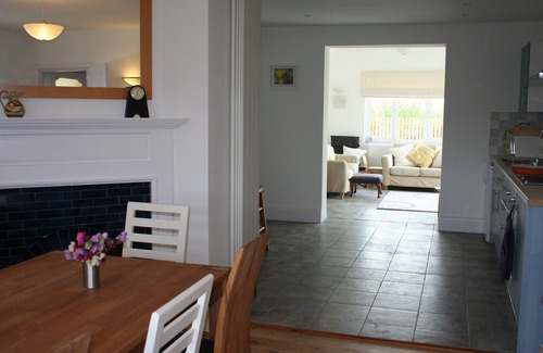 Yarmouth House | Spacious rural bungalow, disabled friendly, sleeps 2-10, 4 bedrms, 3 bathrooms.