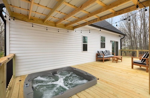 Lebanon House | Spacious Rural Escape with Hot Tub, Fire Pit & Bridge – 40 mi to Nashville