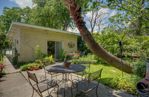 Bel Meade House | Spacious San Antonio Home about 5 Mi to Downtown!