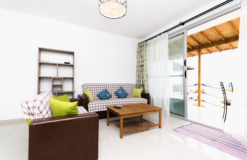 Kyrenia District Apartment | Spacious seaside apartment with a pool