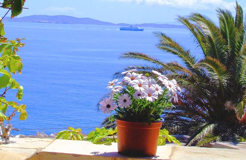 Agios Sostis House | Spacious Seaside House with Superb Aegean View near the Beach