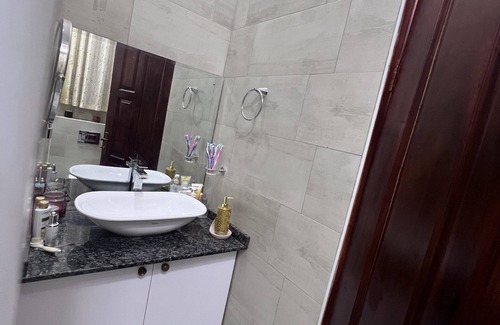 Kireka House | Spacious Self Contained Serviced Room with Breakfast In Kira