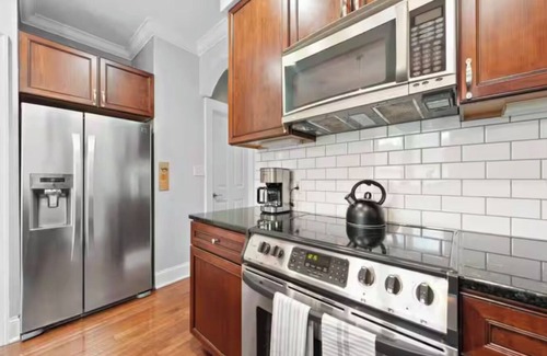 Italian Village House | Spacious Short North Home - 11 beds/3.5BTH- Steps off High St
