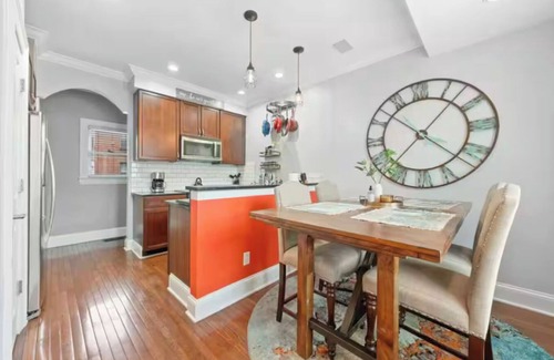 Italian Village House | Spacious Short North Home - 11 beds/3.5BTH- Steps off High St