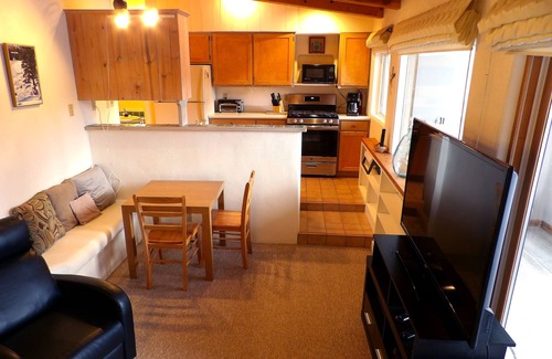 Taos Ski Valley Condo | Spacious Shredder`s Lounge