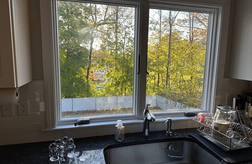 West Roxbury House | Spacious Single Family House - Great Privacy, 19' train ride to Back Bay Station