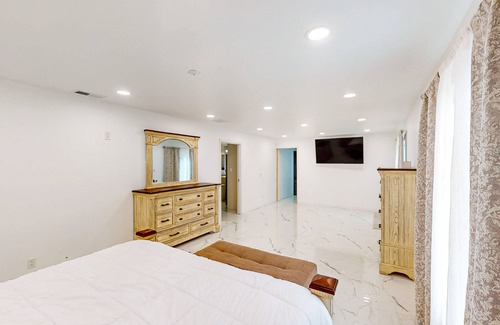 Hunt Club House | Spacious single-level home with private pool, patio, central AC, & washer/dryer