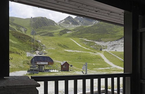Peyragudes Apartment | Spacious Ski-in/Ski-out Apartment with Mountain View in Peyragudes, Sleeps 8
