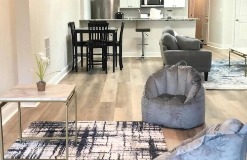 Inner Harbor Apartment | Spacious-Skylight Loft Inner Harbor Downtown