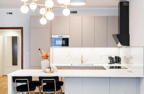 Smichov Apartment | Spacious Smíchov 2 Bedroom Apartment with Excellent Tram Connection