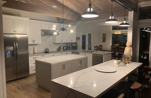 Eldridge House | Spacious Sonoma Gated Retreat with Pool, Tennis and Pickleball