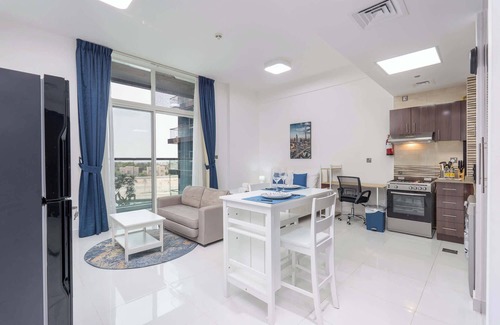 Dubai Apartment | Spacious Studio for 2 in Arabian Gate!