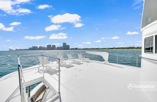 Pompano Beach Boat Rental | SPACIOUS & STABLE 65' YACHT FOR OVERNIGHT CHARTERS CRUISING SOUTH FLORIDA