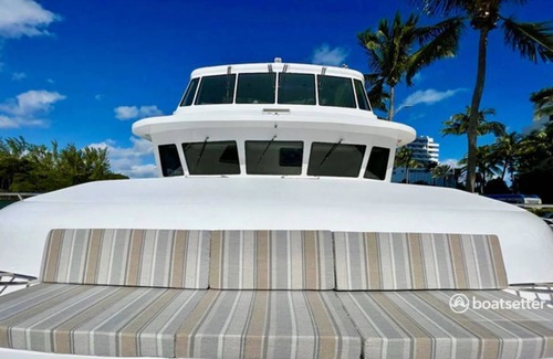 Pompano Beach Boat Rental | SPACIOUS & STABLE 65' YACHT FOR OVERNIGHT CHARTERS CRUISING SOUTH FLORIDA