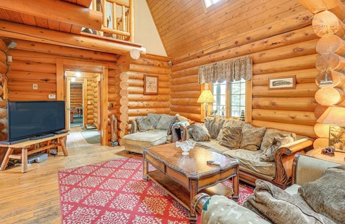 Hope Cabin | Spacious Sterling Cabin: Game Room, Private Pond!