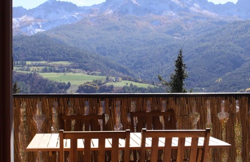 Barcelonnette Apartment | SPACIOUS STUDIO 30M2 balcony south facing terrace 4 pers near downtown