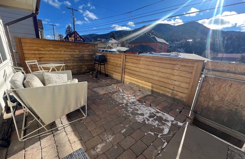 Idaho Springs House | Spacious Studio - partitioned bedroom, dining area and extra sleeping areas
