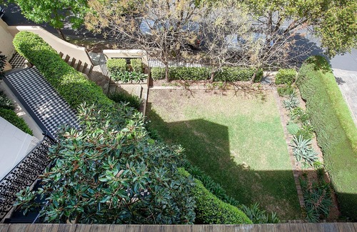 Glebe Apartment | Spacious Studio With Balcony in Inner-City Glebe