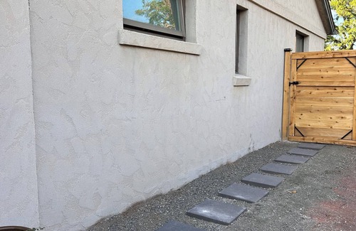 Jewell Heights - Hoffman Heights Apartment | Spacious studio with kitchenette in enchanting Aurora