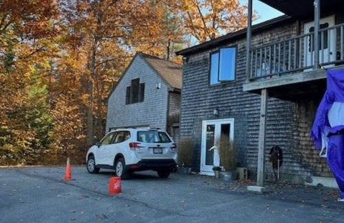Northwood Apartment | Spacious Studio With Gorgeous Lake Views
