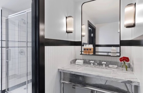 Mount Vernon Hotel | Spacious & Stylish Rooms in Baltimore's Art District - With Rooftop Bar